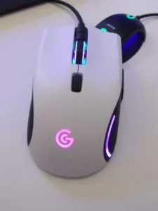 Kabelgebundene oder kabellose Maus: Was ist besser für wettkampfmäßiges Gaming?